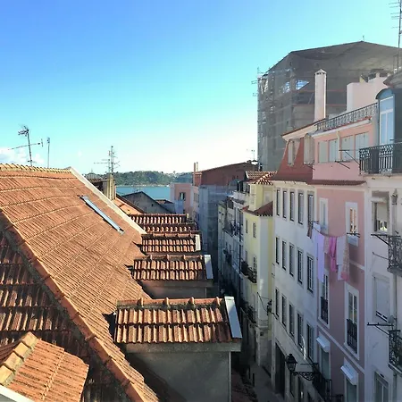 B2 Beautiful Sunny Loft Bairro Alto - Bica Lägenhet