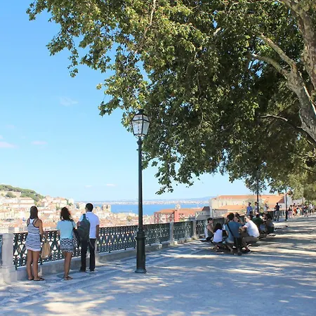 Bica II Charming & Sunny Flat With Tejo River View *